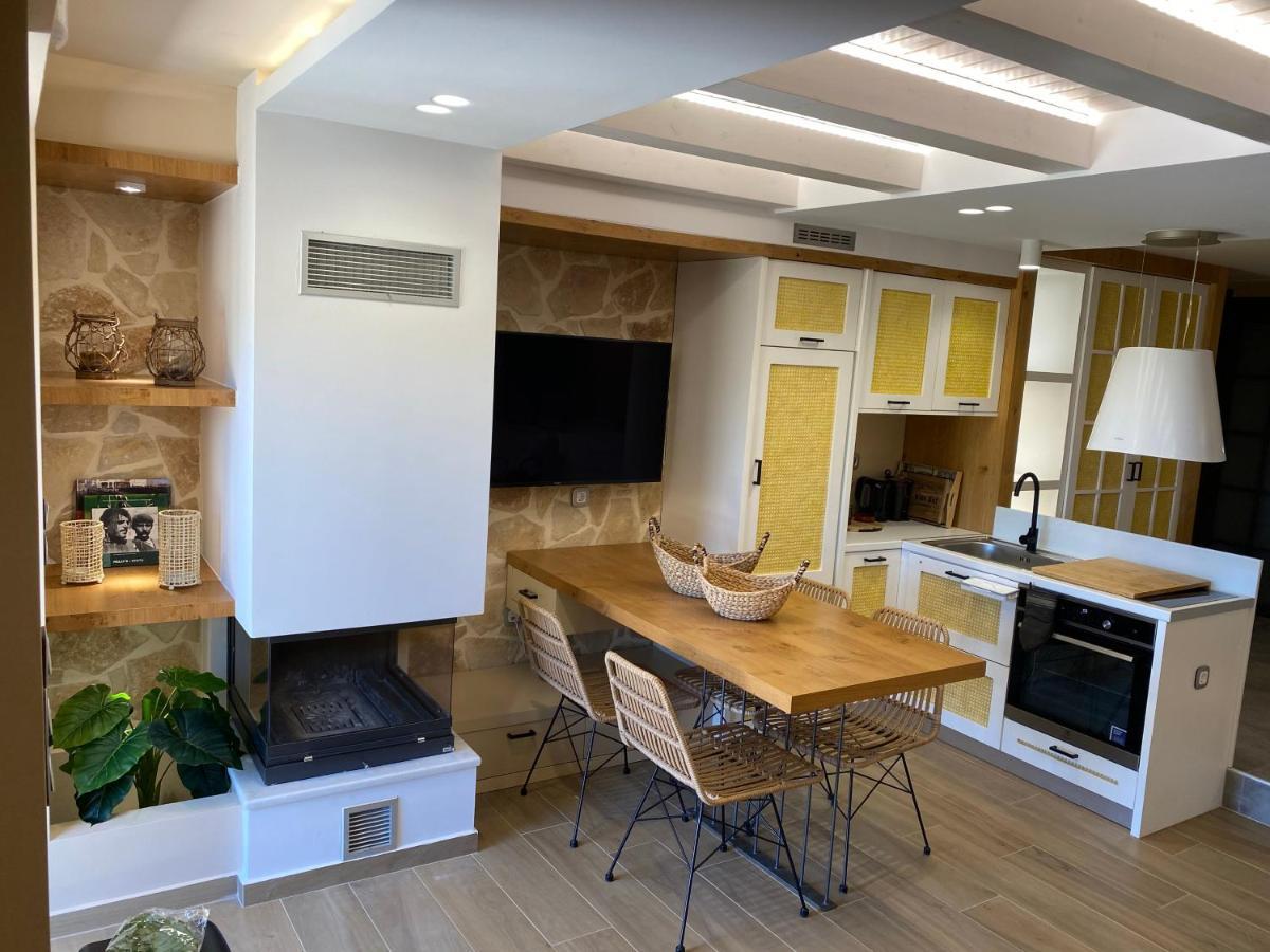 شقة Papaduke House كاليفيس المظهر الخارجي الصورة