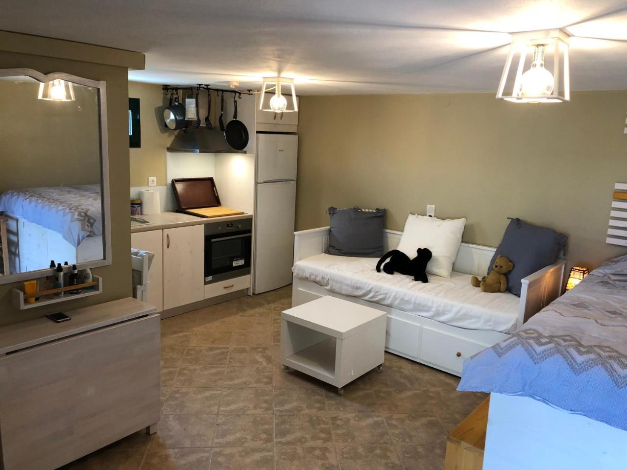 شقة Papaduke House كاليفيس المظهر الخارجي الصورة