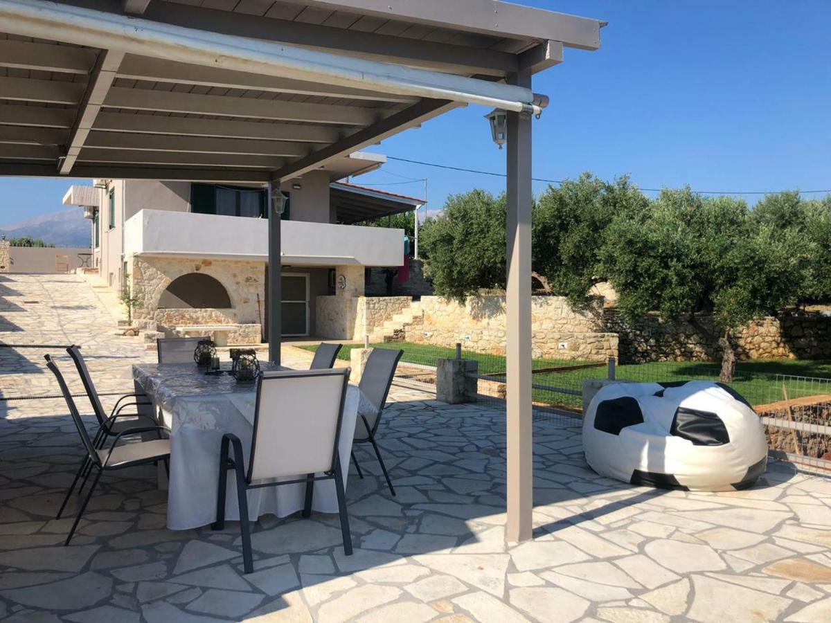 شقة Papaduke House كاليفيس المظهر الخارجي الصورة